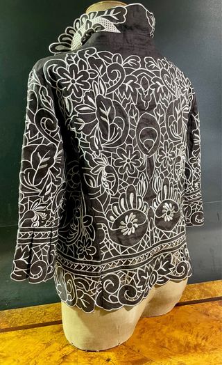 Chaqueta Bordada Plata Negra