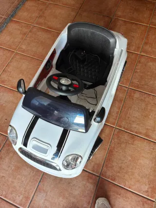 Coche a batería blanco