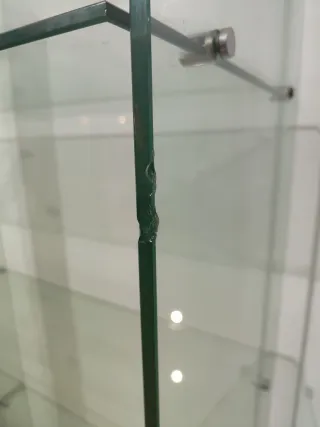 Estanteria cristal Vitrina expositora con ruedas