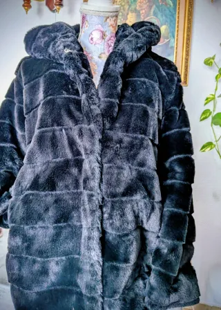 Abrigo de pelo negro mujer