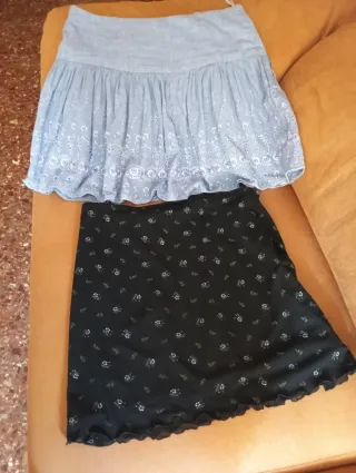 2 Mini Faldas una vaquera y la otra de gasa
