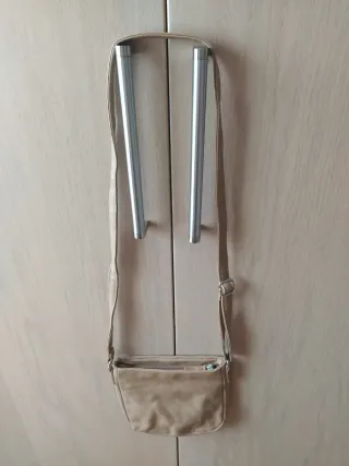 Bolso bandolera beige y marrón
