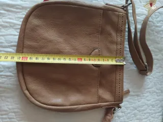 Bolso bandolera beige y marrón