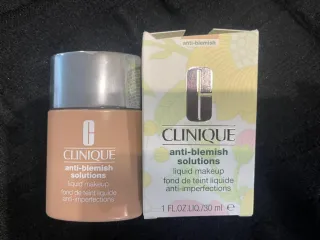 Base Clinique Anti-Blemish Solutions Beige
