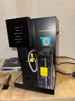 Cafetera Cecotec Cremmaet Compactccino Black