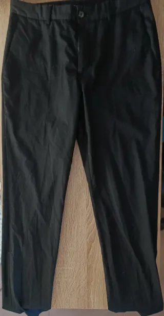 Pantalón negro para combinar con americana