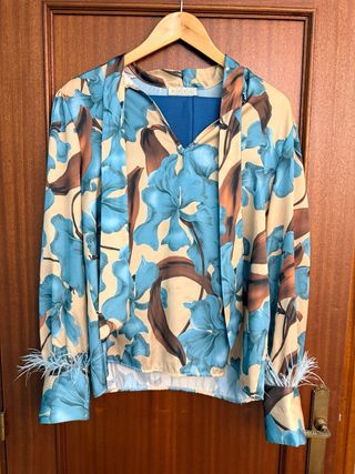 Conjunto floral con plumas - NUEVO - S/M