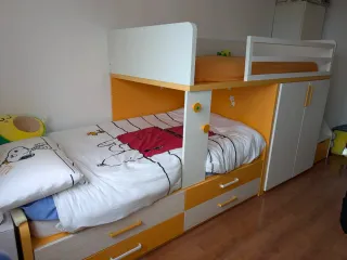 Cama tren con armario, cajones y escaleras