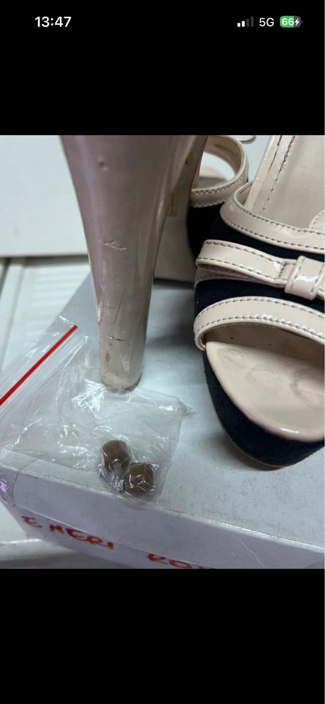 Scarpe con tacco eleganti beige e nere