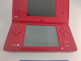 Consola Nintendo DSi Roja
