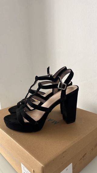 Tacones negros de plataforma