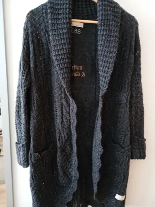 Chaqueta de punto gris