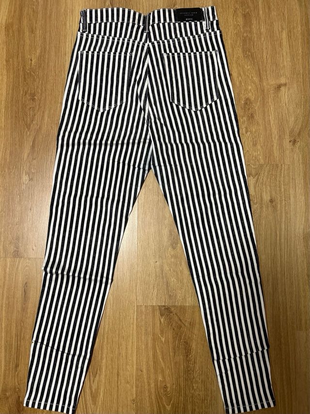 Pantalón rayas blanco y negro