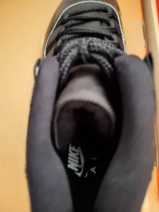 Air Jordan 11 Retro Bred