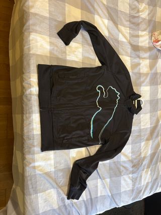 Chaqueta Puma Negra con Logo Azul Unisex Talla M
