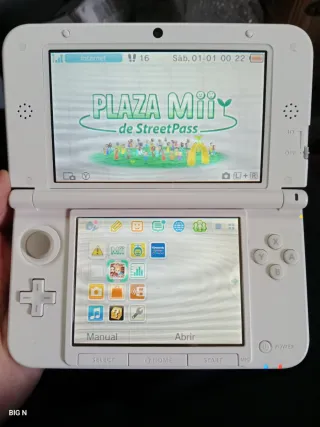 Nintendo 3DS XL White con caricabatterie e pennino 