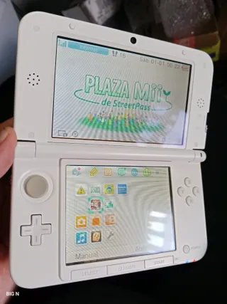 Nintendo 3DS XL White con caricabatterie e pennino 