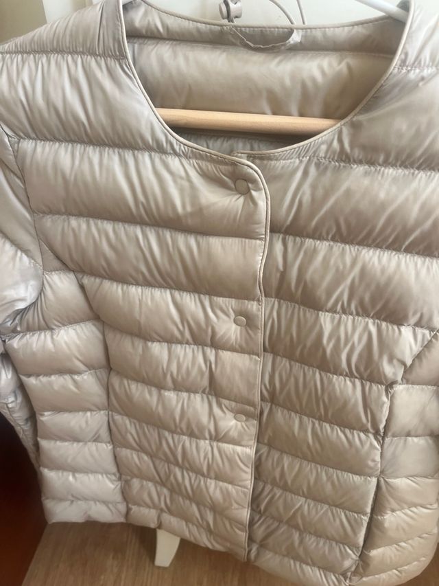 Acolchado color beig Talla amplio S