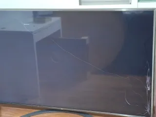 TV LG 75UN81 ROTA (para repuestos)