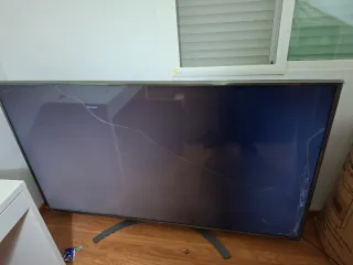 TV LG 75UN81 ROTA (para repuestos)
