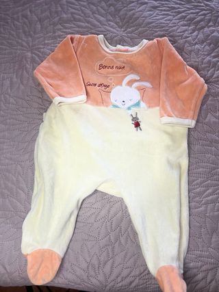 ESCOLHE 2 peças de roupa por 3,50 € 