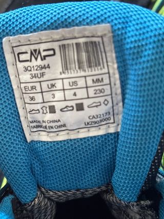Botas CMP niño waterproof negras y azules

