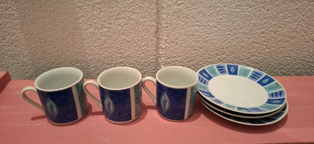 Juego de 3 tazas de café con platillos
