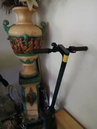 Jarrón decorativo con soporte