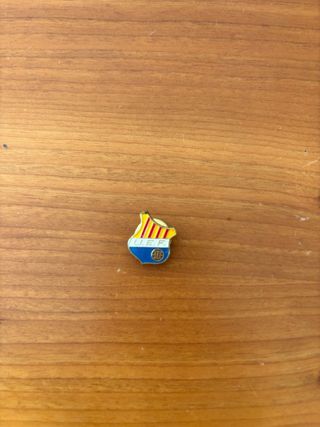 Pin de solapa U.E.F. escudo