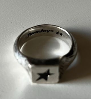 Anillo TwoJeys Estrella Negra Plata