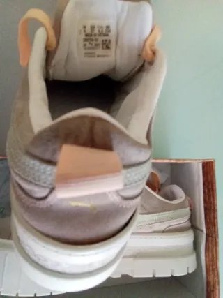 Zapatillas Puma Beige y Rosa