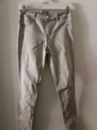 Pantalones vaqueros grises claros