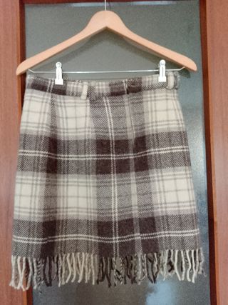 Falda lana cuadros flecos