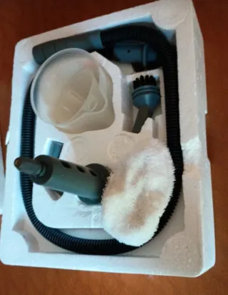 Pulitore a vapore nuovo in scatola