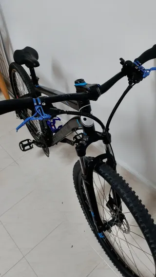 Bicicleta Rockrider Negra precio negociable 