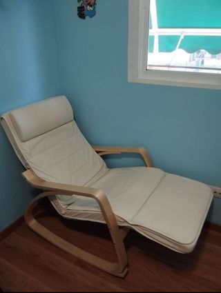 Silla Mecedora con apoyabrazos y reposapiés