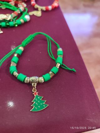 Braccialetti natalizi con ornamento ad albero