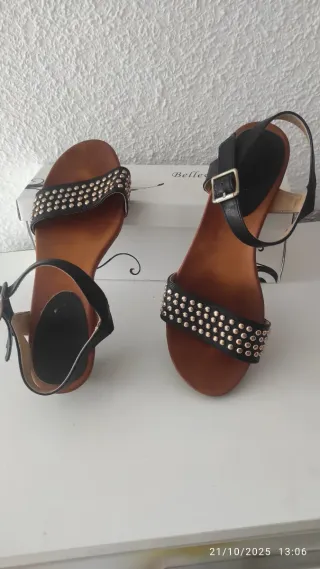 Sandalias Belle & Beauty negras y doradas T38