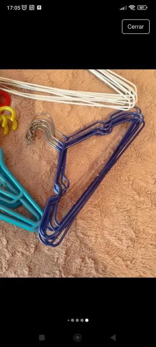 40 Perchas Plástico Multicolor. Envío por inpost