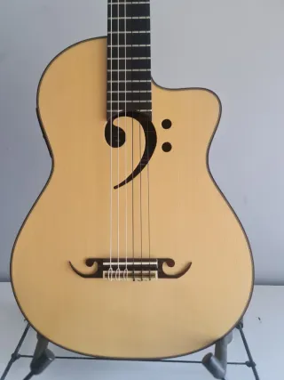 Guitarra Raimundo Clave FA-E Amplificada