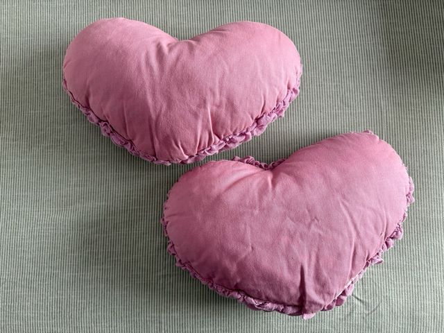 Pack 2 cojines corazón rosa