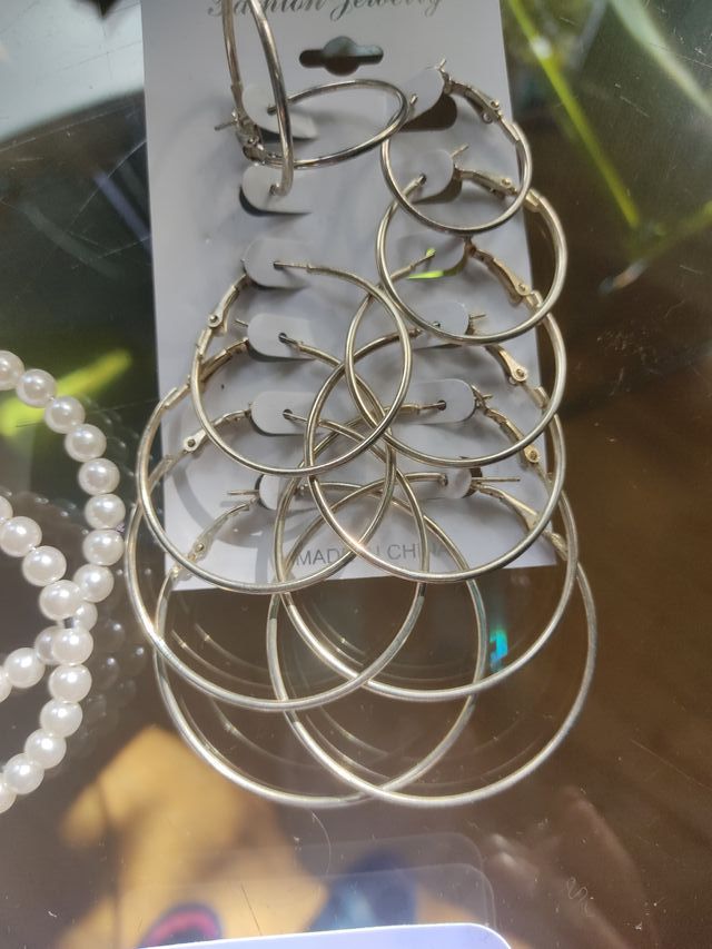 Lote de pendientes Stradivarius y Claire's