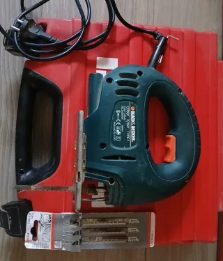 Caladora Black & Decker con maletín y hojas