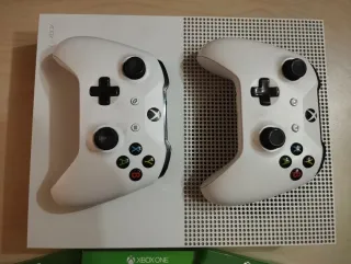 Xbox One S 500 GB + 2 controller + 3 giochi