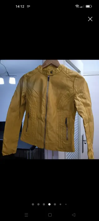 Cazadora amarilla efecto piel