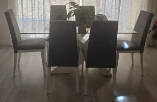Mesa de comedor de cristal con 6 sillas