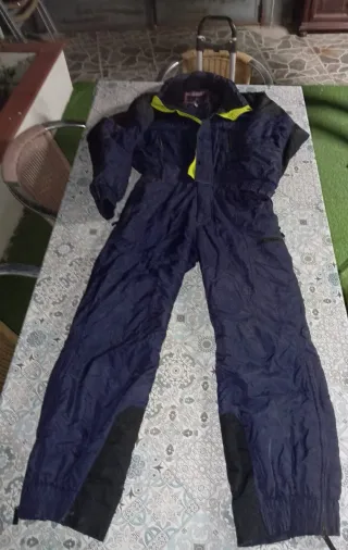 Mono de nieve azul talla M