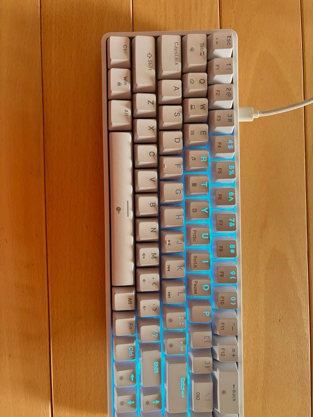 Tastiera gaming compatta