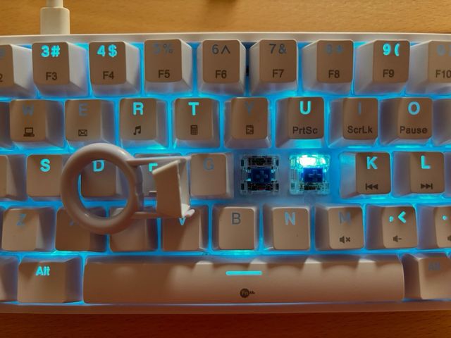 Tastiera gaming compatta