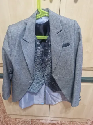 Trajes boda de niño y
Chaquet gris adulto y niňo 